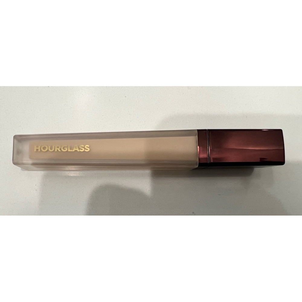 Hourglass Concealer in Cotton